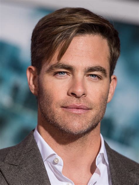 chris pine age and height